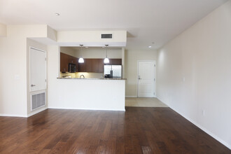 Lexington at Fedora in Los Angeles, CA - Building Photo - Interior Photo