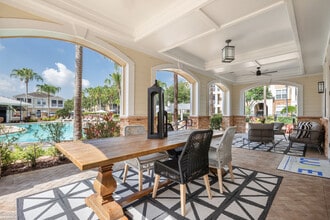 Luxe at 1820 in Tampa, FL - Foto de edificio - Building Photo