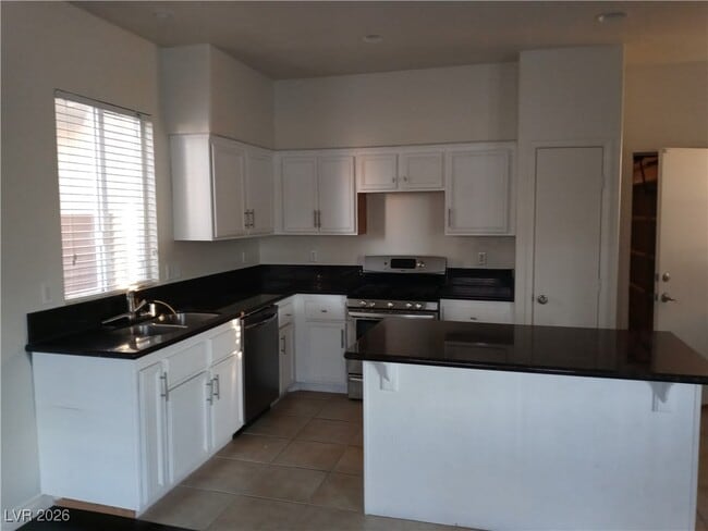 1432 Evening Song Ave in Henderson, NV - Building Photo - Building Photo