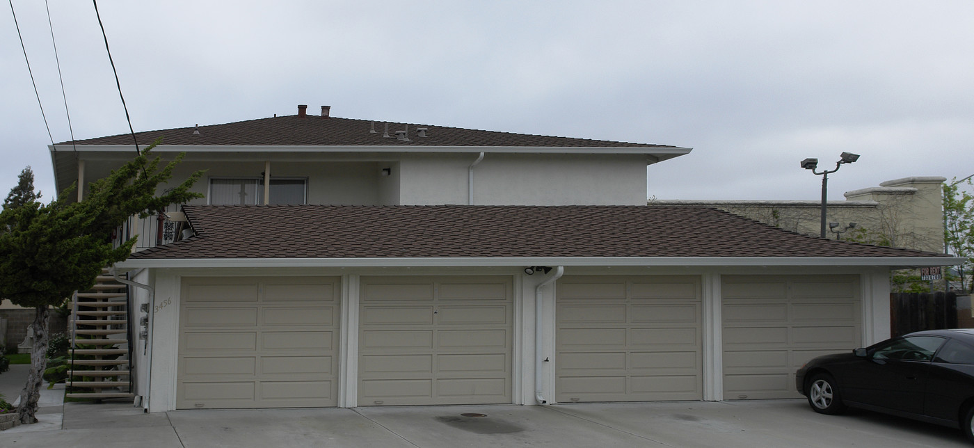 3456 Redwood Ct in Castro Valley, CA - Building Photo