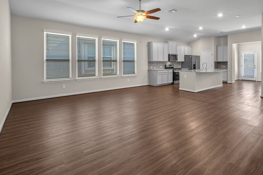 13210 Antelope Run in Converse, TX - Foto de edificio