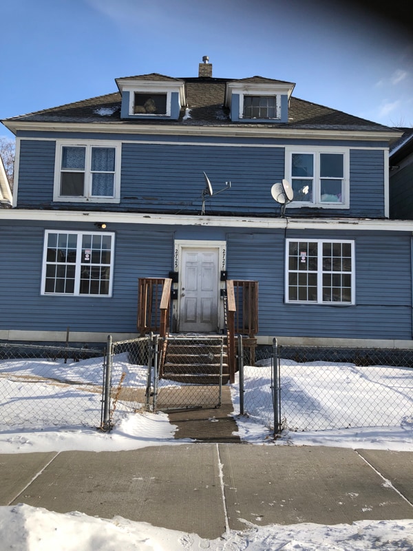 2725 Bloomington Ave