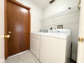 146 Lakeside Cir in Sanford, FL - Building Photo - Building Photo