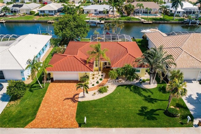 2240 Vía Esplanade in Punta Gorda, FL - Building Photo - Building Photo