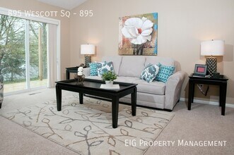 895 Wescott Square in St. Paul, MN - Building Photo - Building Photo