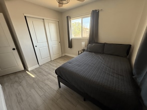 2040 E Monte Vista Rd, Unit Room 3 in Phoenix, AZ - Building Photo - Building Photo