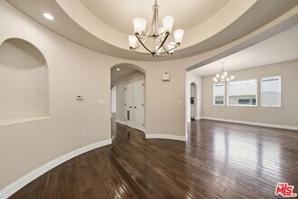 320 S Swall Dr in Los Angeles, CA - Building Photo - Building Photo