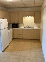 124 1/2 N Cedar Ave, Unit Cedar in Owatonna, MN - Building Photo