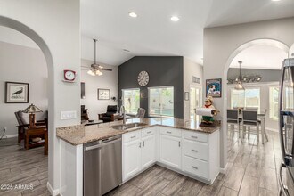 16325 W Paradise Ln in Surprise, AZ - Building Photo - Building Photo