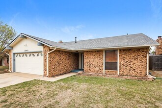12913 Heron Ln in Oklahoma City, OK - Building Photo - Building Photo