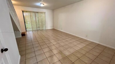 4216 Vineyard Cir in Weston, FL - Building Photo - Building Photo