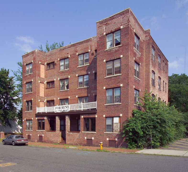 106-110 Lincoln St in Springfield, MA - Building Photo