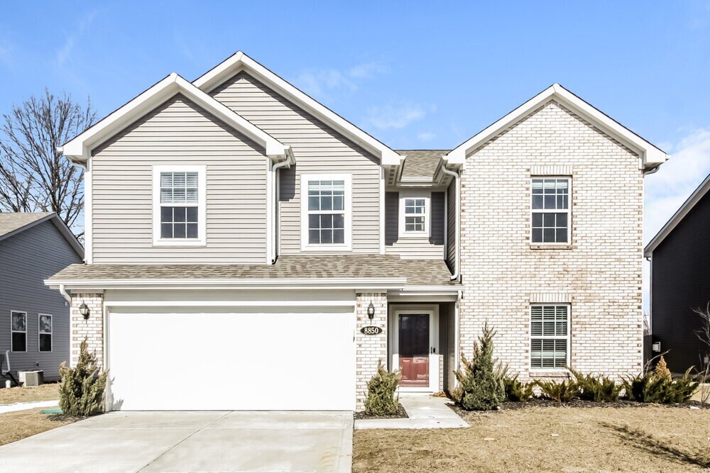 8850 Benjamin Ln in Avon, IN - Foto de edificio