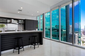 200 S Biscayne Blvd in Miami, FL - Building Photo - Building Photo