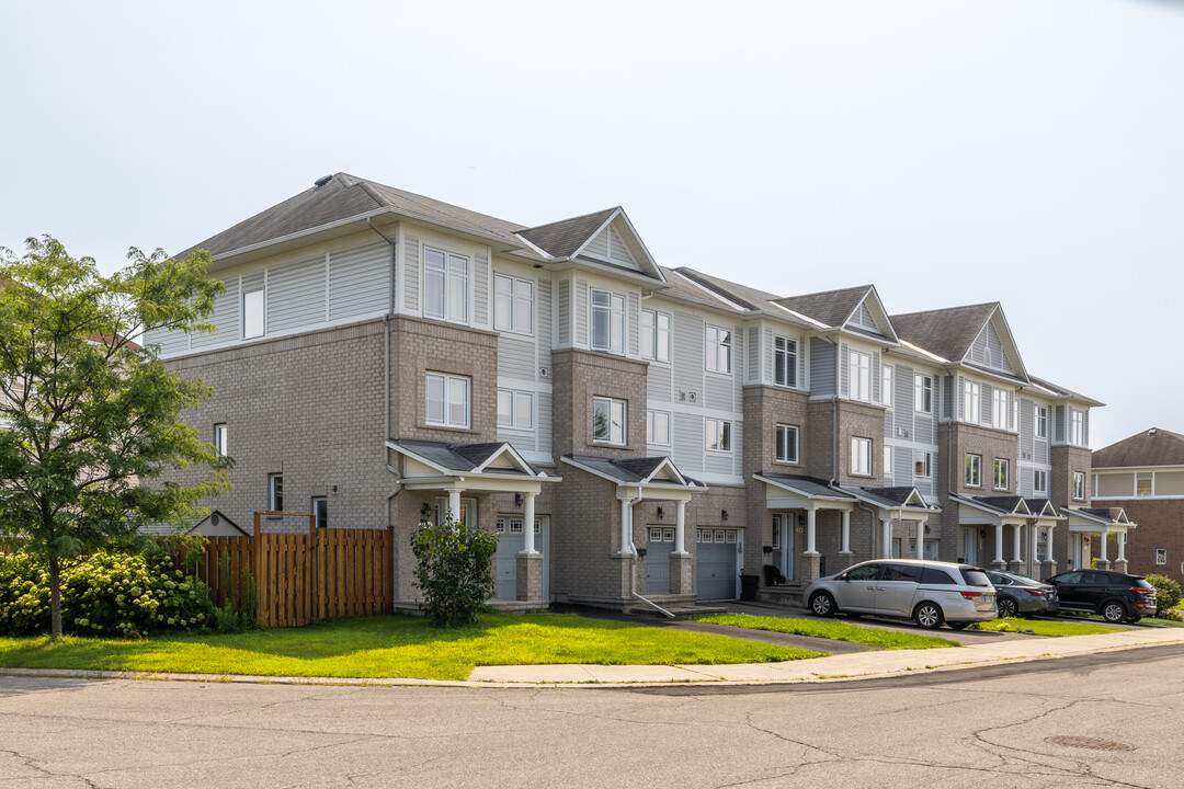 24D Steel St in Ottawa, ON - Building Photo