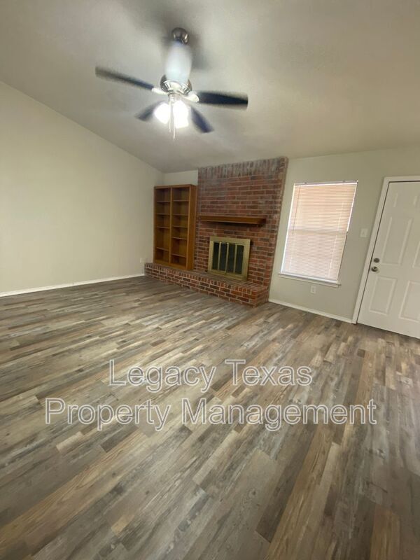801 McAnear St in Cleburne, TX - Building Photo - Building Photo
