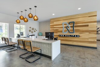 The Halifax Apartments in Phoenix, AZ - Building Photo - Building Photo