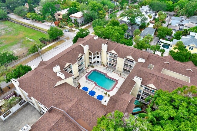 property at 1000 W Horatio St