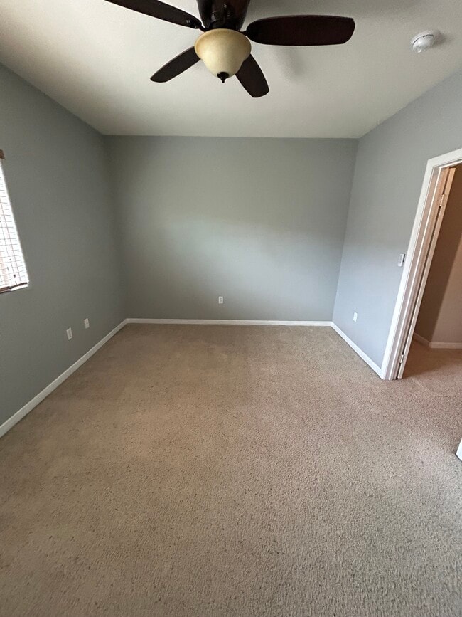 7647 Mission Gorge Rd, Unit Rancho Mission Trails in San Diego, CA - Foto de edificio - Building Photo