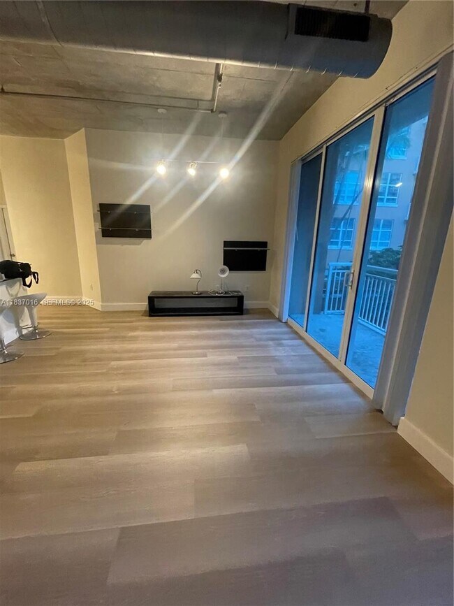 2001 Biscayne Blvd, Unit 2217 in Miami, FL - Building Photo - Building Photo