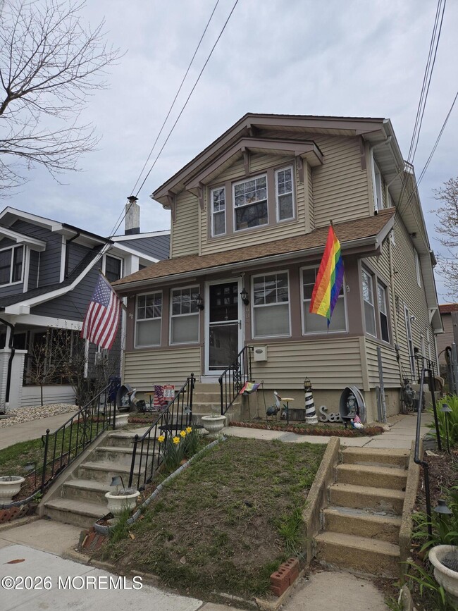 property at 904 Bergh St