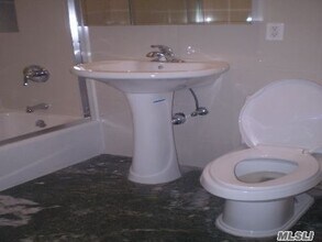 21-70 31st St in Queens, NY - Building Photo - Building Photo