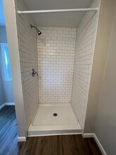 454 Kling St in Akron, OH - Foto de edificio - Building Photo