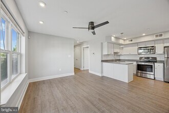 502 Gerhard St, Unit J in Philadelphia, PA - Foto de edificio - Building Photo