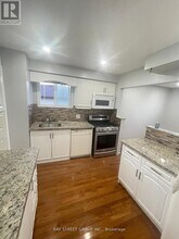 882 Southdown Dr in Oshawa, ON - Building Photo - Building Photo