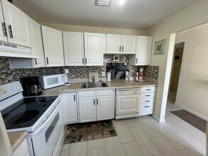 230 NE 26th Ave in Boynton Beach, FL - Building Photo - Building Photo