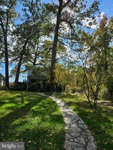 355 Sturtons Ln in Pasadena, MD - Building Photo - Building Photo