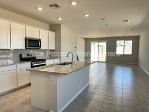 35300 La Paz St in Maricopa, AZ - Building Photo - Building Photo