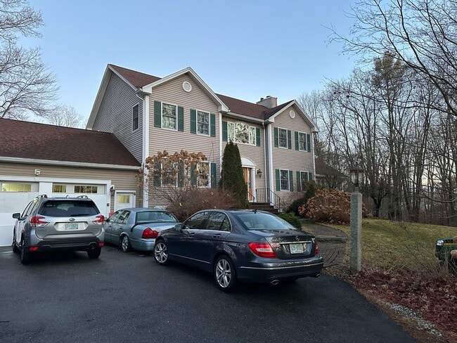 9 Bounty Ct, Unit Main1