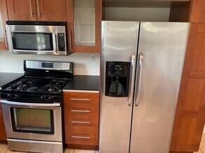 907 West St, Unit 1 in Homestead, PA - Building Photo - Building Photo