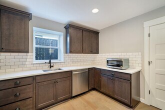 Stylish South Tabor apartment 5 blocks fro in Portland, OR - Building Photo - Building Photo