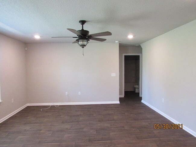 429 This Way in Freeport, FL - Building Photo - Building Photo