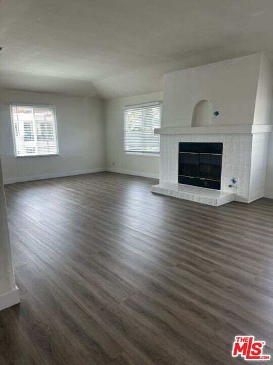 8415 W 4th St in Los Angeles, CA - Building Photo