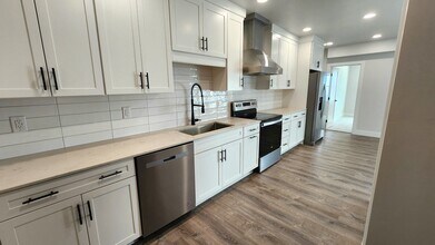 616 S Miller Ave, Unit 616 S Miller Ave apt B in North Salt Lake, UT - Building Photo - Building Photo