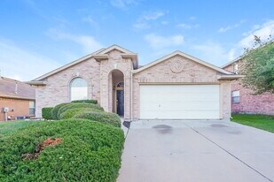 6072 Grand Champion Blvd in Fort Worth, TX - Building Photo