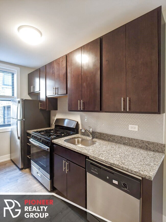 711 W Brompton Ave, Unit 711-#53