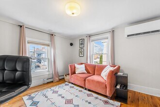 42 Jefferson St, Unit 3 in Cambridge, MA - Foto de edificio - Building Photo