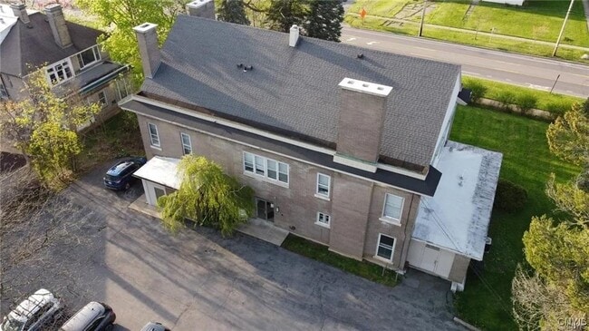 2118 E Genesee St, Unit 202 in Syracuse, NY - Building Photo - Building Photo