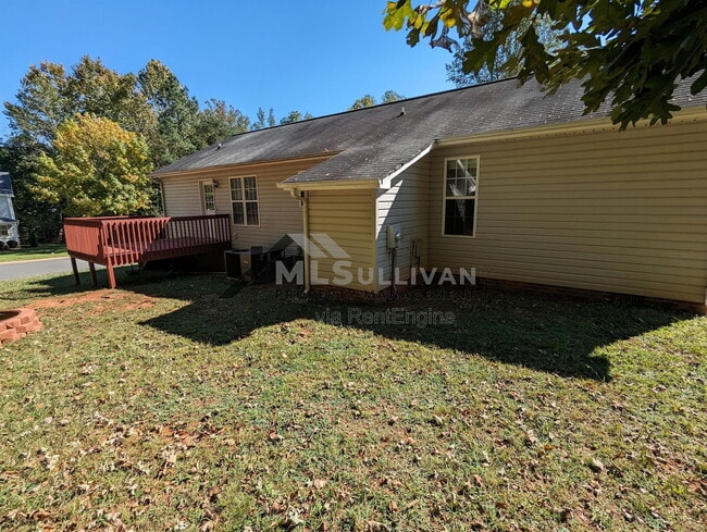 200 Belle Ct in Mebane, NC - Building Photo - Building Photo