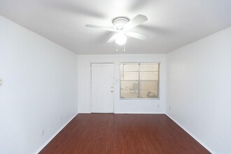 710 E Dean Keeton St in Austin, TX - Building Photo - Building Photo