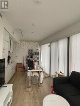 215 Queen St W in Toronto, ON - Building Photo - Building Photo