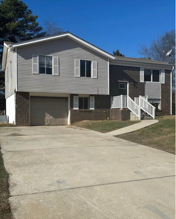 5113 Ortega Cir NW in Huntsville, AL - Building Photo