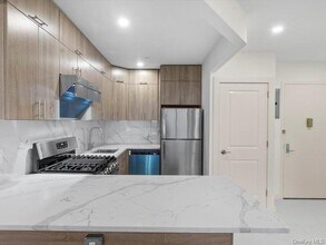 124-28 Queens Blvd, Unit 6C in Queens, NY - Building Photo - Building Photo