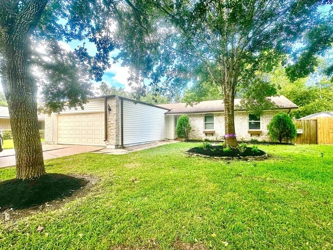 16927 Hibiscus Ln