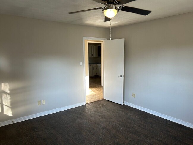 106 Rollins Dr in Batesville, MS - Building Photo - Building Photo
