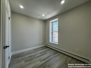 90 Hammond St in Boston, MA - Building Photo - Building Photo